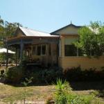 Lilys by the Lake Raymond Island Accommodation