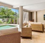 The Stanwell Beach Glass House beach  pool - Qld Realsetate