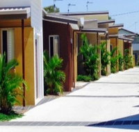 2 BDR Sea Side Guesthouse - Swimm