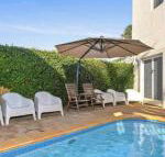 Smugglers Resort Style Apartments no 9 - Swimm