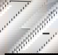 Urban Rest - Little Grenfell - Swimm