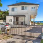 Yacaaba Beautiful Waterfront Location