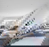 Lots Love Life Garden View Amazing Five Bedrooms - Internet Find