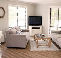 Charlottes Honor River  Golf Cottage - Renee