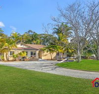 BEACHSIDE HIDEAWAY BONNY HILLS - Internet Find