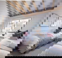 Discobulous 7 - Internet Find