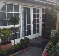 Nutgrove Beach Studio Apartment - Renee