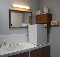 Econo Lodge Kansas City - Swimm