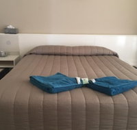 Lake Lefroy Motel  Bar - Renee