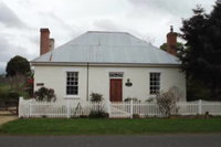 Cottage on Gunning