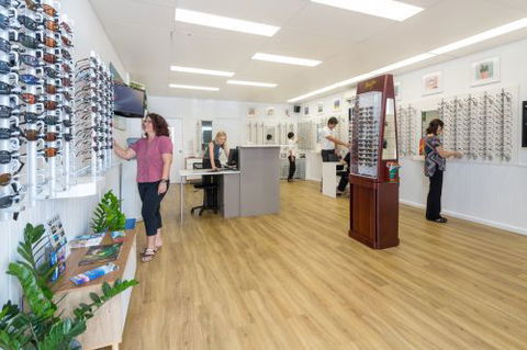 Innisfail Optical - Renee 1
