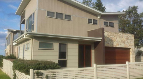 Lets Paint & Decorate Pty Ltd - Swimm 2