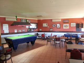 Kulgera Roadhouse - Swimm 1