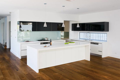 NQ Acrylic & Stone Surfaces - Swimm 3