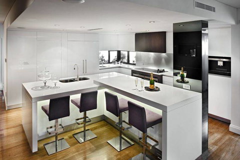 NQ Acrylic & Stone Surfaces - Swimm 4