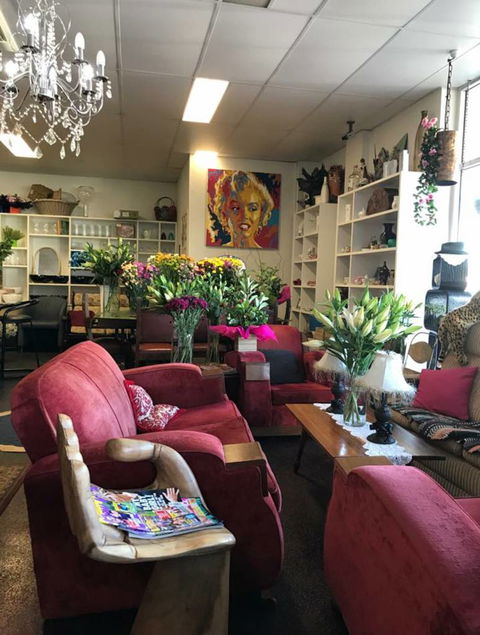 FOURWAYS FLOWERS-COFFEE-FOOD-GIFTS - Petrol Stations 1