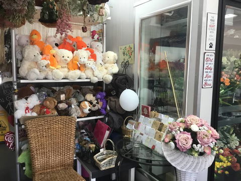 Heartfelt Flowers & Gifts By Sheridan - Renee 4