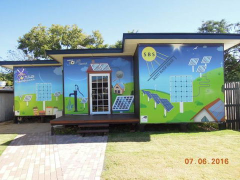 Emerald Solar Centre - Internet Find 0