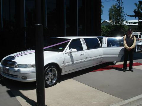 Gold Coyne Limousines - Internet Find 3