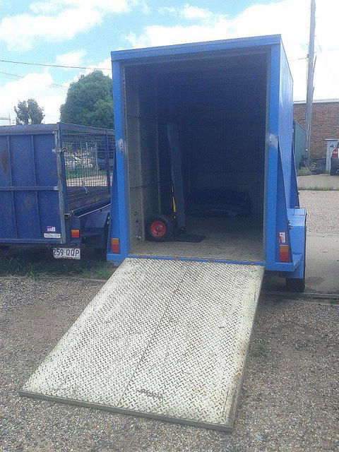 Network–Car, Truck & Trailer Rentals - Petrol Stations 4