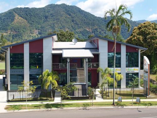 Real Estate Agents Manunda QLD Renee
