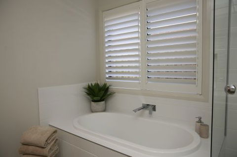 Classic Blinds & Shutters - Renee 17