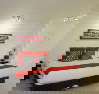 Charm City Motel - Renee