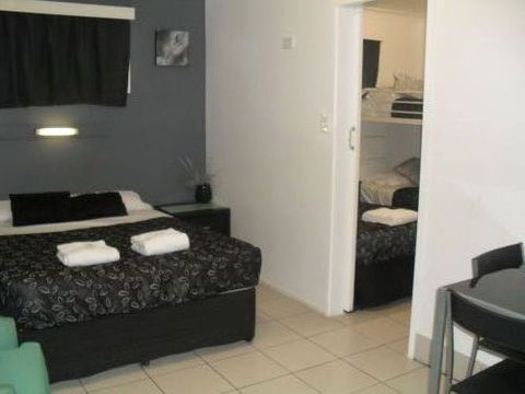 Charm City Motel - Renee 2
