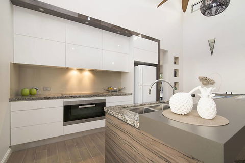 Precision Shower Screens & Wardrobes - Internet Find 1