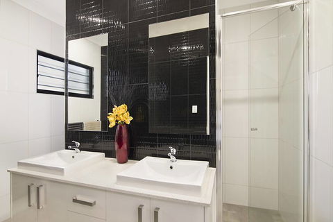 Precision Shower Screens & Wardrobes - Internet Find 3