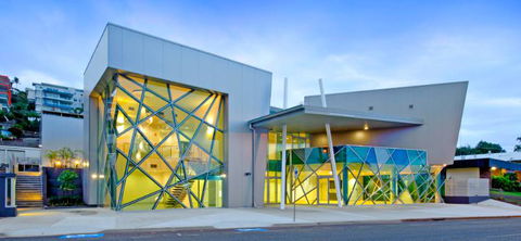 Queensland Windows - Renee 0