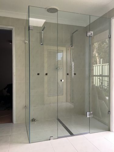 Great Lakes Wardrobes & Shower Screens - Renee 4