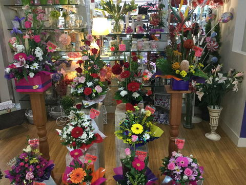 J’adore Flowers & Gifts - Renee 0