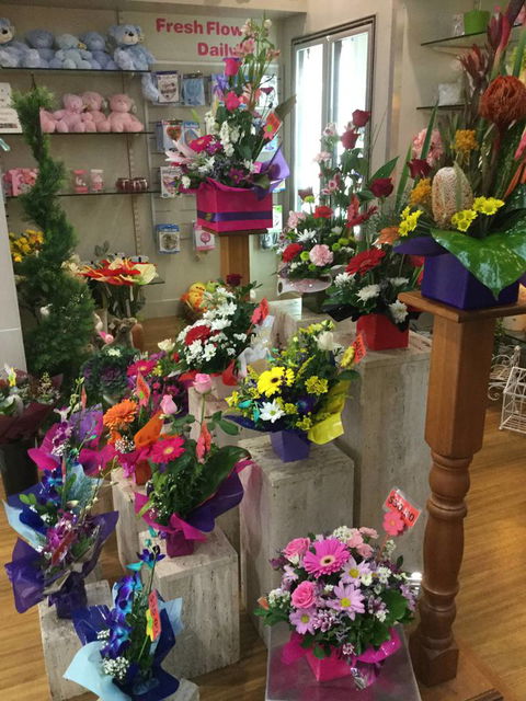 J’adore Flowers & Gifts - Renee 2