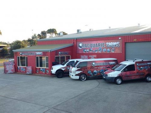 Macquarie Signs & Tinting - Swimm 1