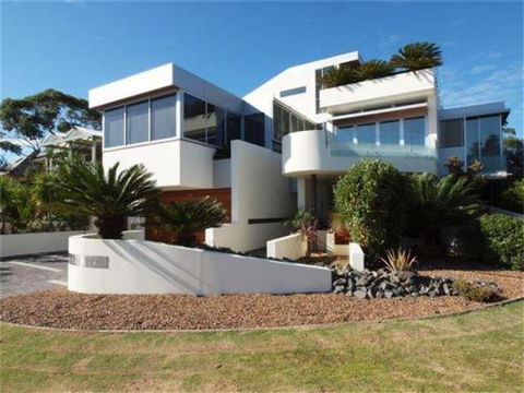 Cotton’s Glass & Aluminium Pty Ltd - Renee 2