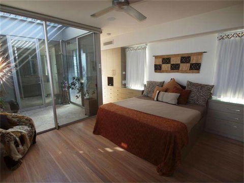 Cotton’s Glass & Aluminium Pty Ltd - Renee 5