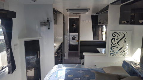 Perkins Caravans (Lismore) - Swimm 2