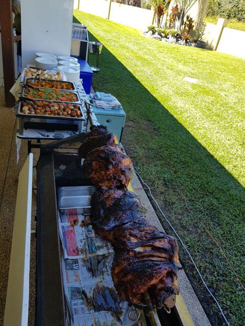 BIG Ronny’s Catering & Fussea Buggers - Renee 4