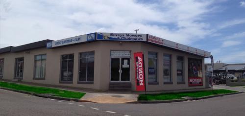 Caravans Camper Trailers Sales Accessories Belmont NSW Swimm