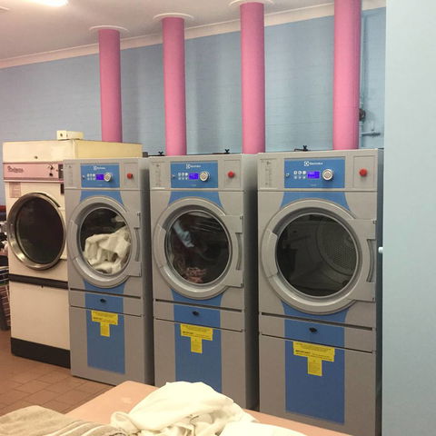 White & Bright Laundrette - Internet Find 0