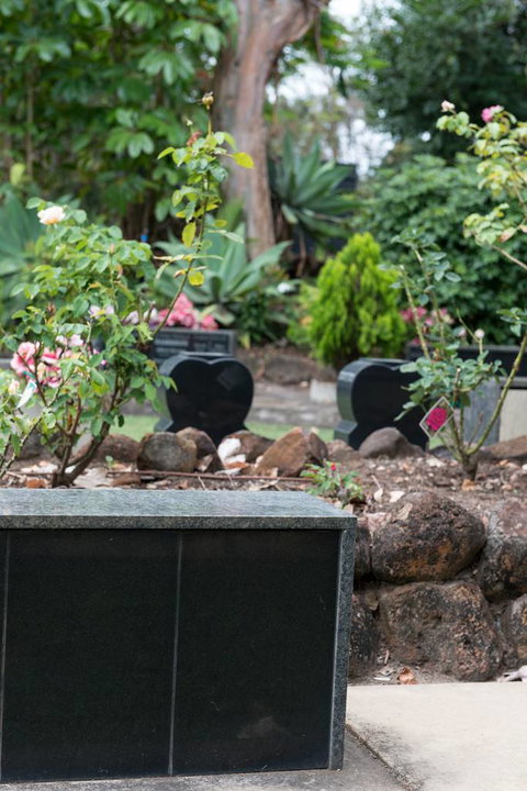 Springfield Gardens Crematorium - Swimm 3