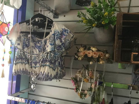Sandy’s Bazaar - Internet Find 0