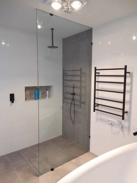 Bayview Home Solutions–Shower Screens - Renee 3