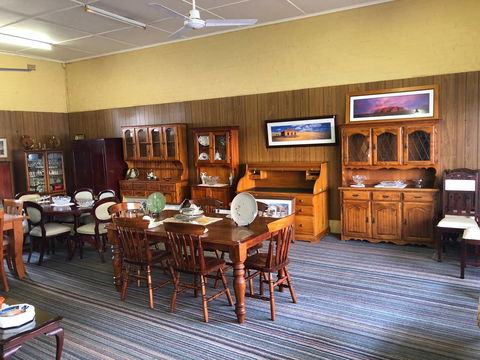 Paraphernalia Antiques & Collectables - Renee 3
