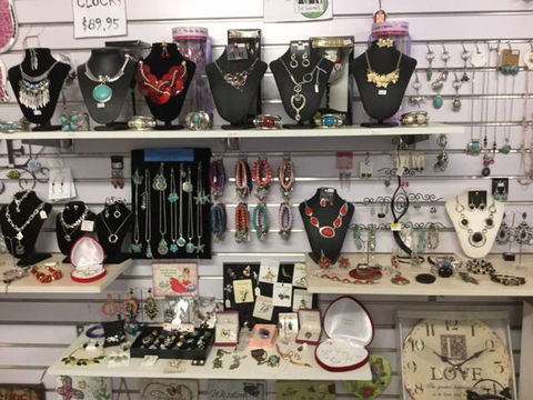Palmwoods Florist & Gifts - Qld Realsetate 4