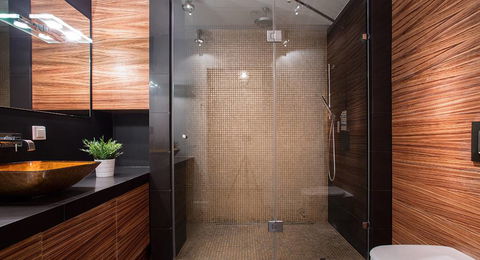 Showertech - Renee 4