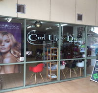 Curl Up  Dye Hairdressing - Qld Realsetate