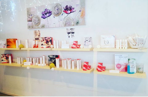 Trim-endous Hair & Beauty - Internet Find 0