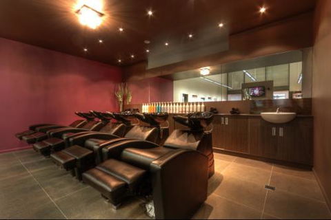 Emphasis Hair Studio - Renee 0
